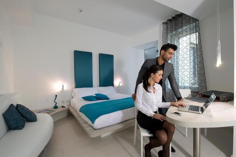 อพาร์ตโฮเต็ล ดูโอโม Aparthotel มิลาน ภายนอก รูปภาพ